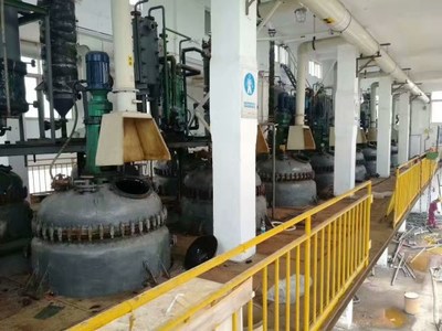 九成新搪瓷反应釜转让——适用于石油制品及相关化工生产